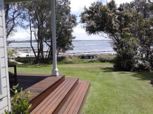 seaside cottage style garden